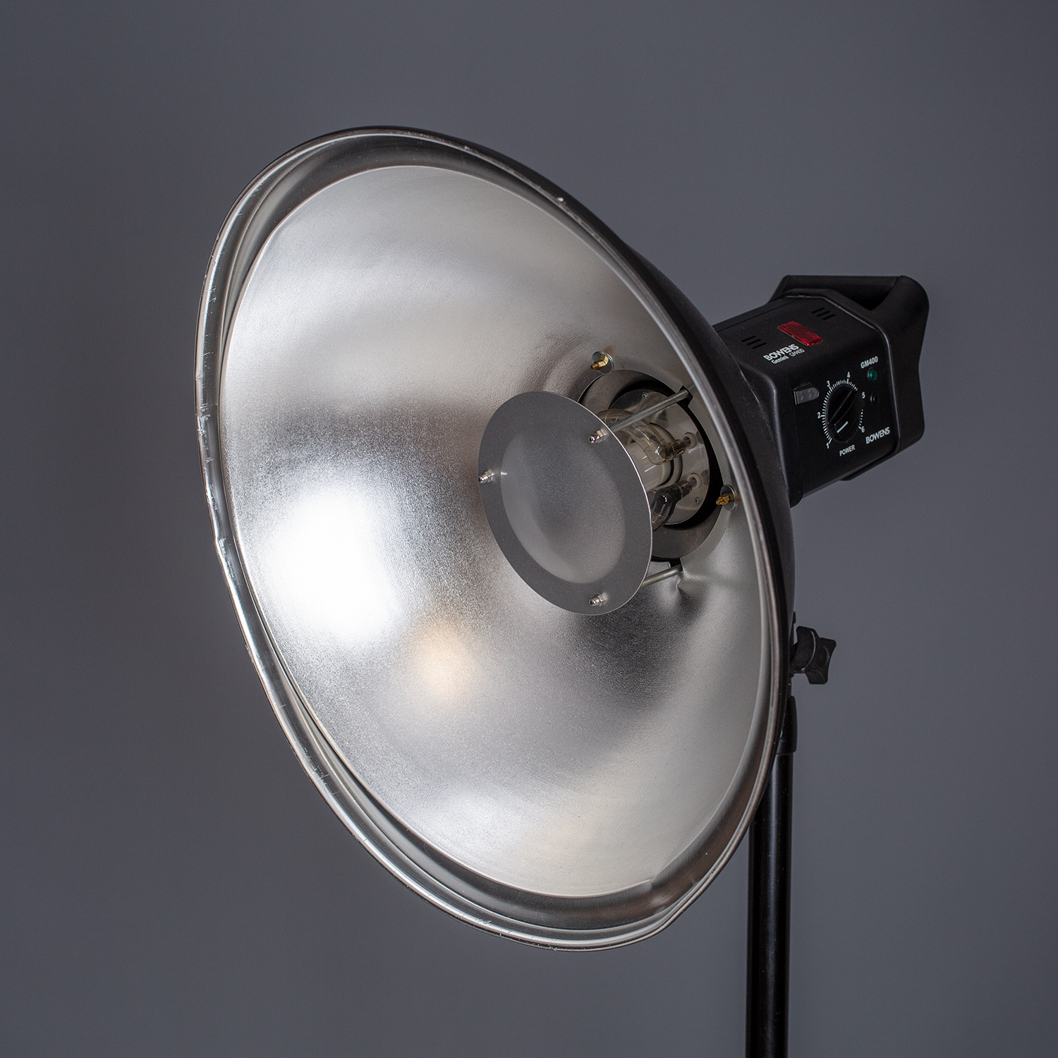 Choosing a beauty dish: what size is best for portraits?